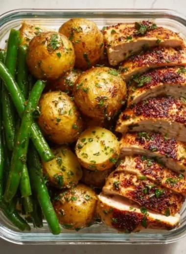 Lemon Garlic Chicken Meal Prep with vibrant ingredients